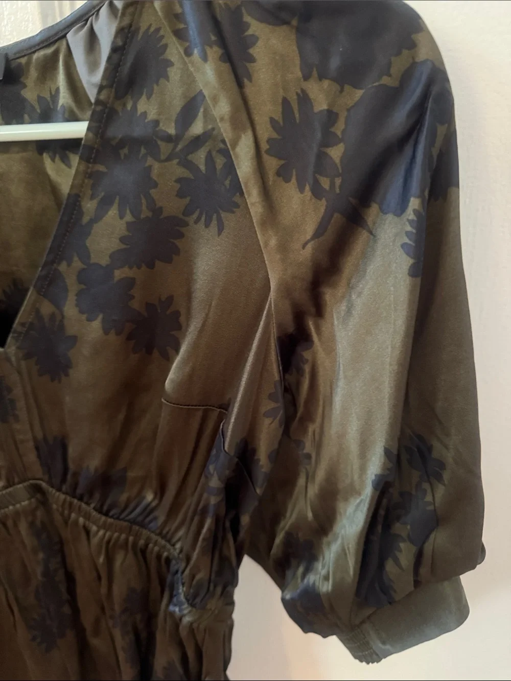 Madewell Olive Green V-Neck Puff-Sleeve Blouse with Black Floral